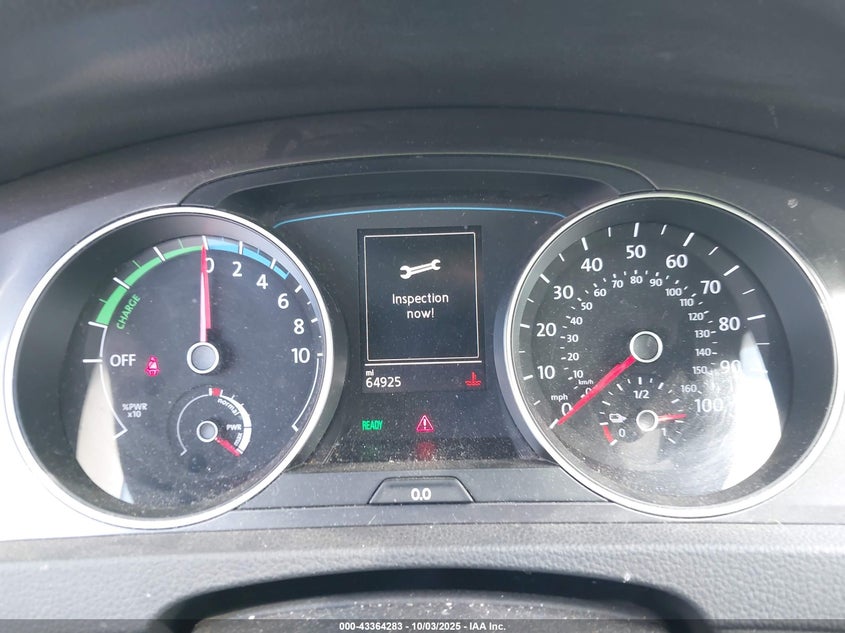 2016 VOLKSWAGEN E-GOLF SE - WVWKP7AU1GW910987