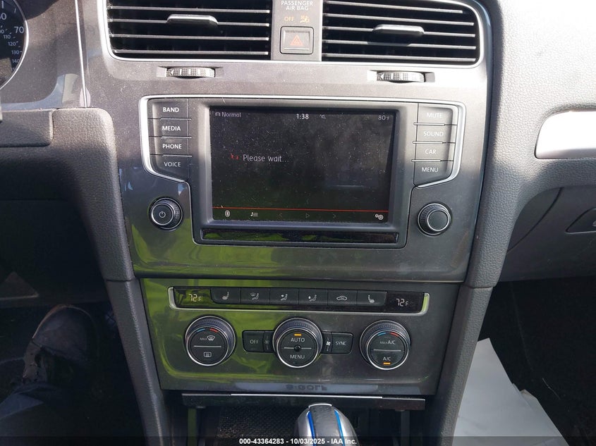 2016 VOLKSWAGEN E-GOLF SE - WVWKP7AU1GW910987