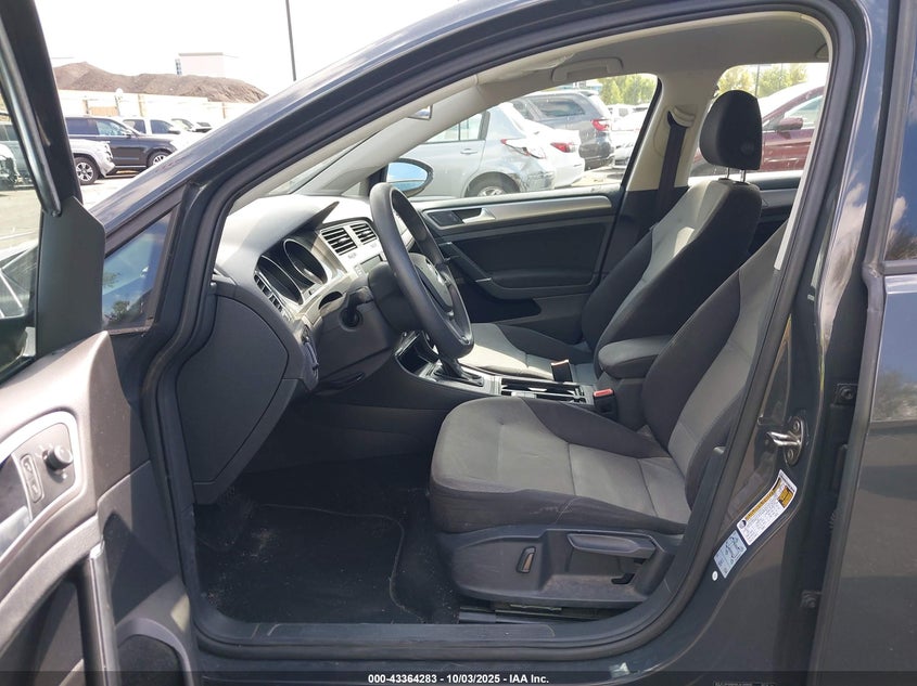 2016 VOLKSWAGEN E-GOLF SE - WVWKP7AU1GW910987