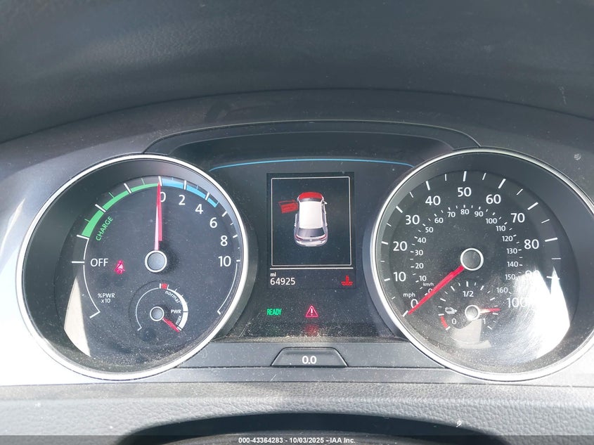 2016 VOLKSWAGEN E-GOLF SE - WVWKP7AU1GW910987