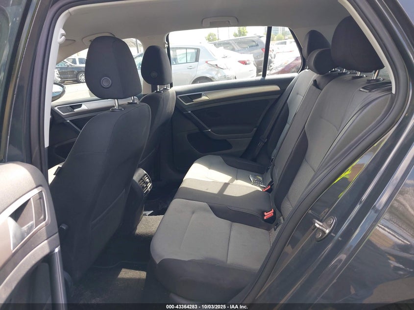 2016 VOLKSWAGEN E-GOLF SE - WVWKP7AU1GW910987