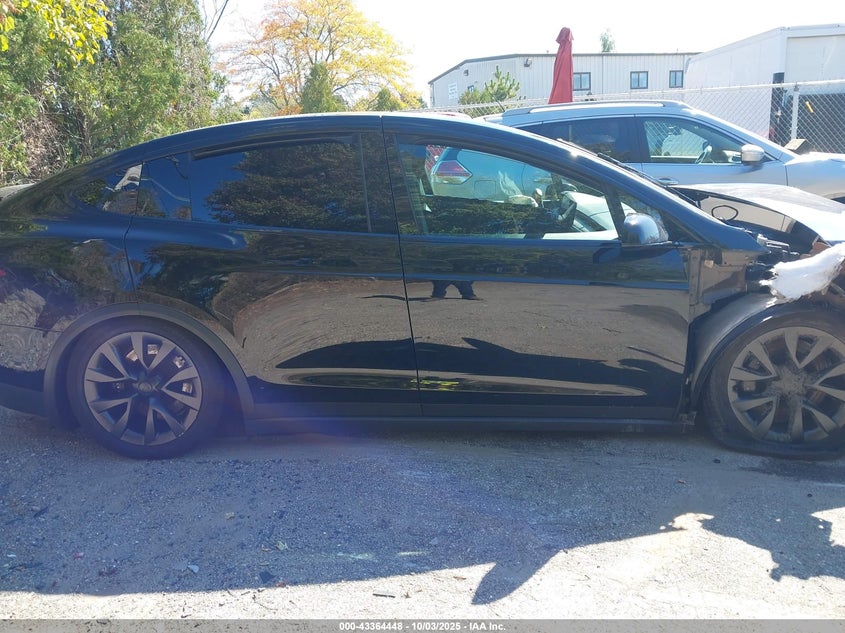 2023 Tesla Model X Dual Motor All-Wheel Drive/Standard Range VIN: 7SAXCBE53PF381282 Lot: 43364448