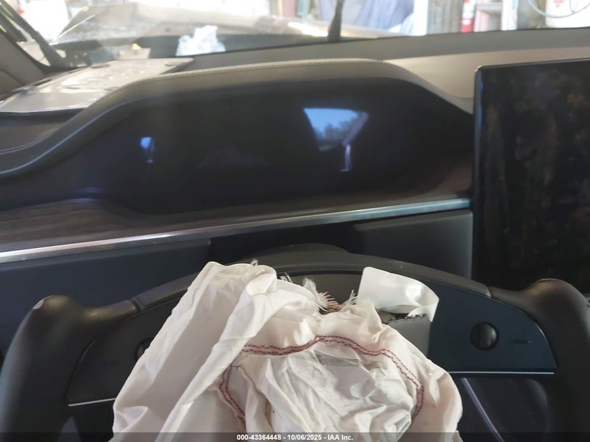 2023 Tesla Model X Dual Motor All-Wheel Drive/Standard Range VIN: 7SAXCBE53PF381282 Lot: 43364448