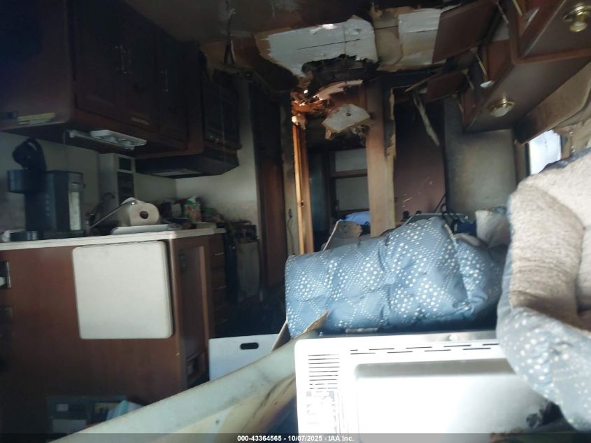 2005 Ford E-450 Cutaway Standard VIN: 1FDXE45S95HB10261 Lot: 43364565