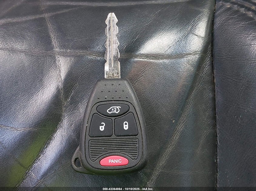 2005 Chrysler 300C VIN: 2C3AA63H65H137165 Lot: 43364864