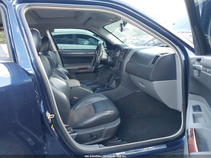 2C3AA63H65H137165 2005 CHRYSLER 300C photo no. 5