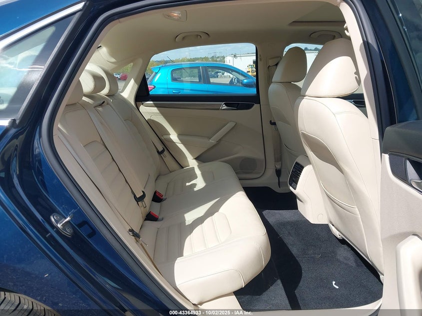 2018 VOLKSWAGEN PASSAT 2.0T SEL PREMIUM 1VWCA7A34JC038369