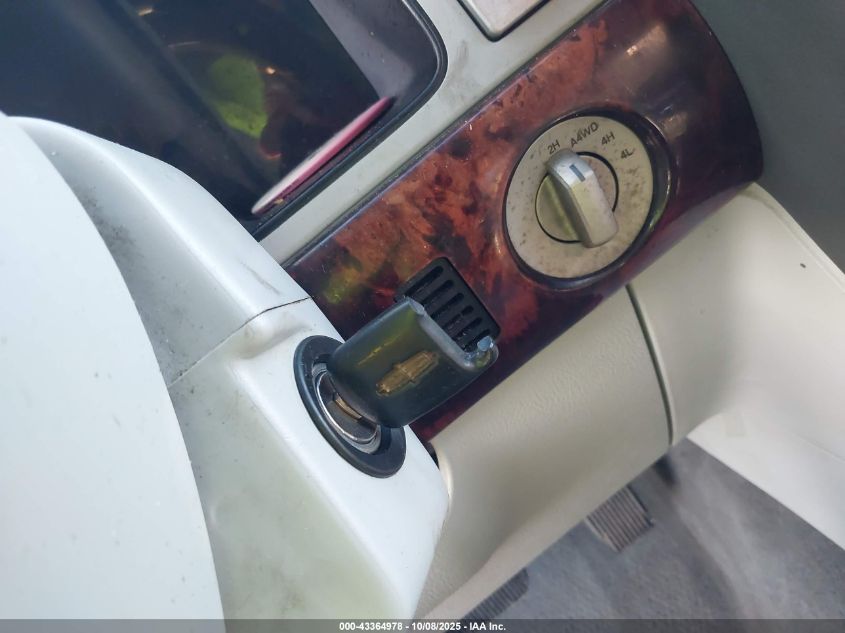 2005 Lincoln Navigator VIN: 5LMFU28515LJ12511 Lot: 43364978