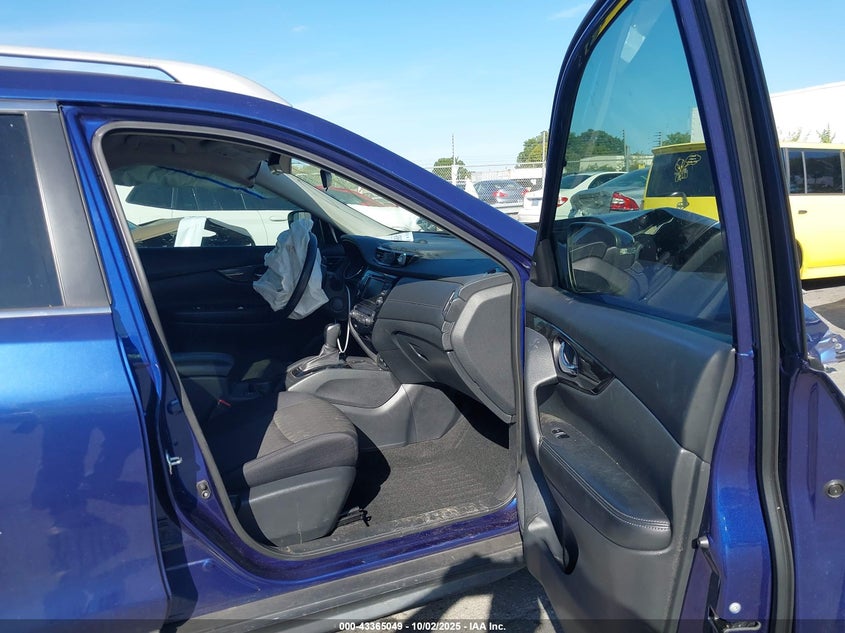 2019 NISSAN ROGUE SV - 5N1AT2MT3KC754521