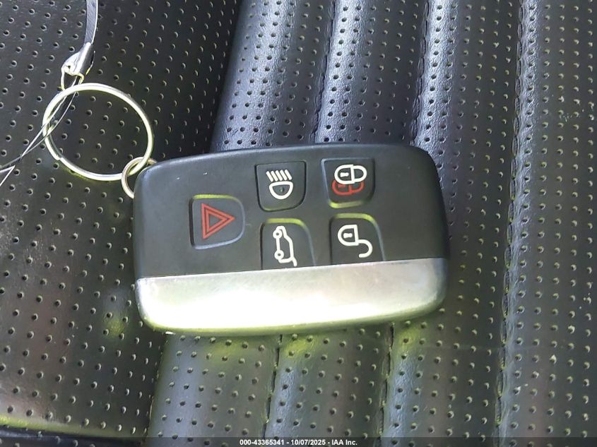 2017 Land Rover Discovery Hse VIN: SALRRBBV2HA015809 Lot: 43365341