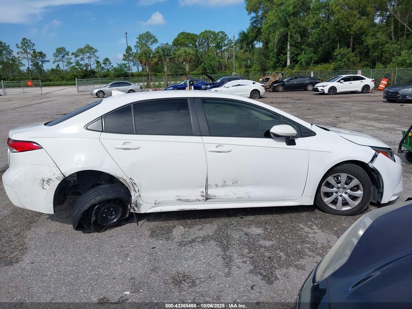 2021 TOYOTA COROLLA LE JTDEPMAE3MJ117705