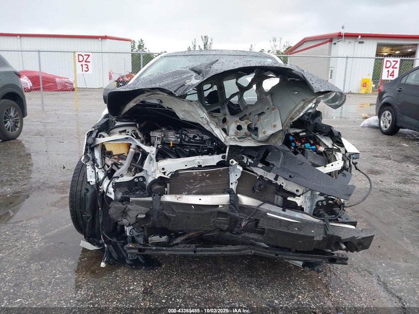 2021 TOYOTA COROLLA LE - JTDEPMAE8MJ180668