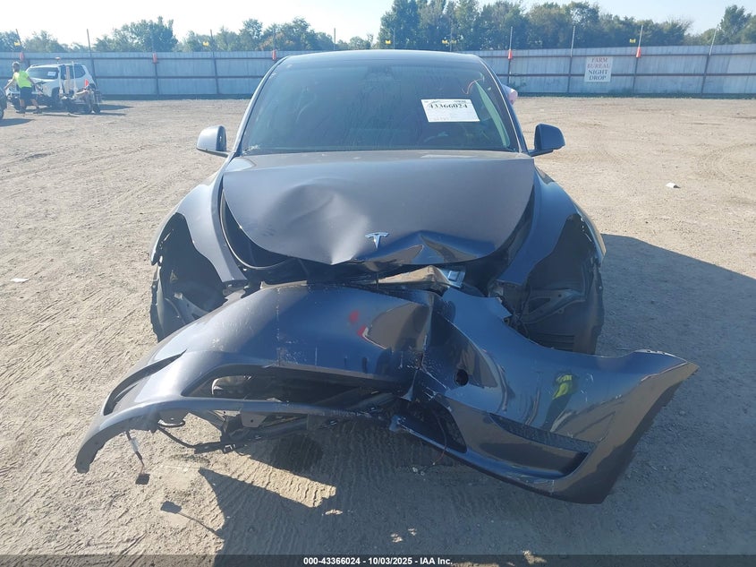 2023 Tesla Model Y Awd/Long Range Dual Motor All-Wheel Drive VIN: 7SAYGDEE0PF609629 Lot: 43366024