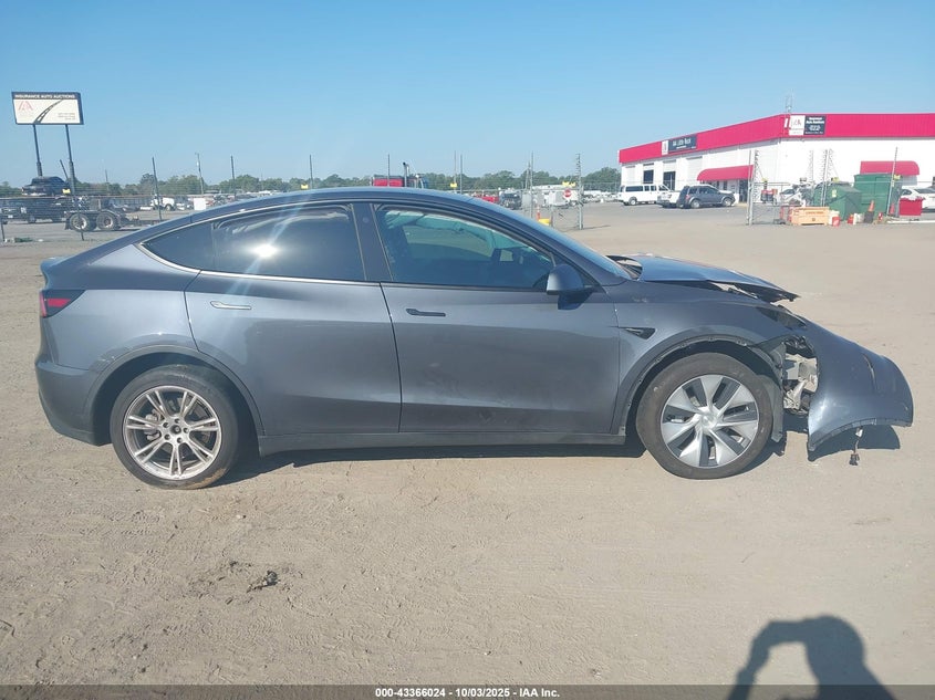 2023 Tesla Model Y Awd/Long Range Dual Motor All-Wheel Drive VIN: 7SAYGDEE0PF609629 Lot: 43366024