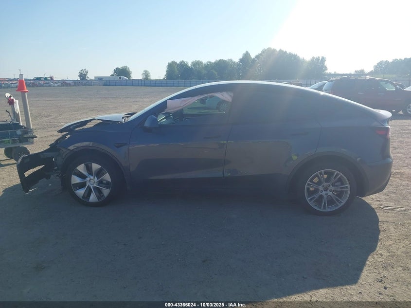 2023 Tesla Model Y Awd/Long Range Dual Motor All-Wheel Drive VIN: 7SAYGDEE0PF609629 Lot: 43366024