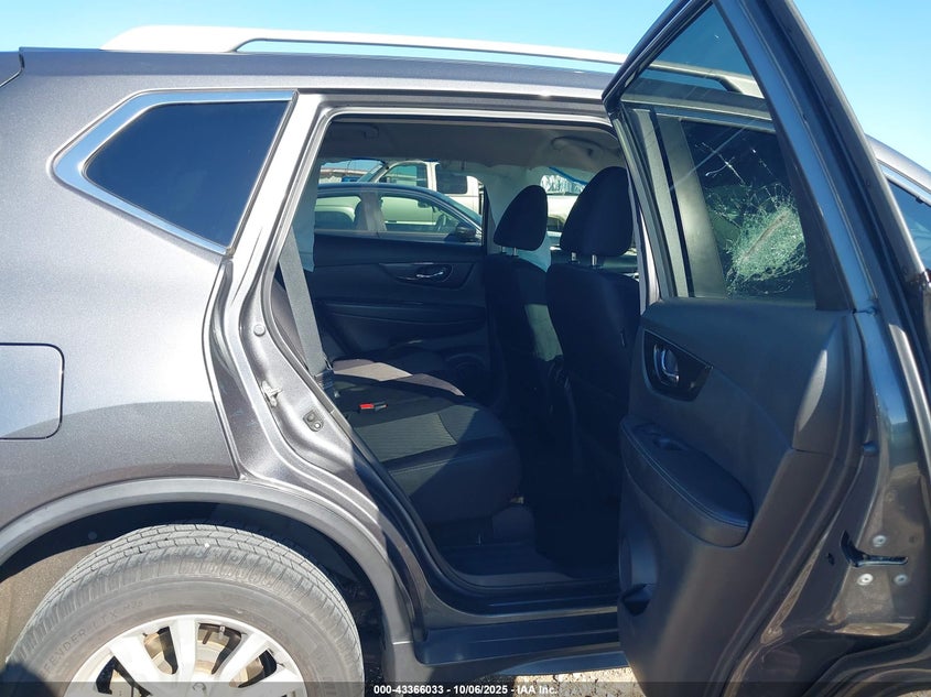 2019 NISSAN ROGUE SV 5N1AT2MV6KC769337