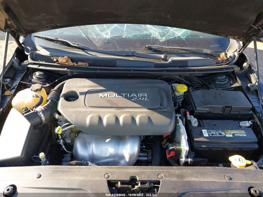 2015 Chrysler 200 Limited VIN: 1C3CCCAB2FN588263 Lot: 43366040