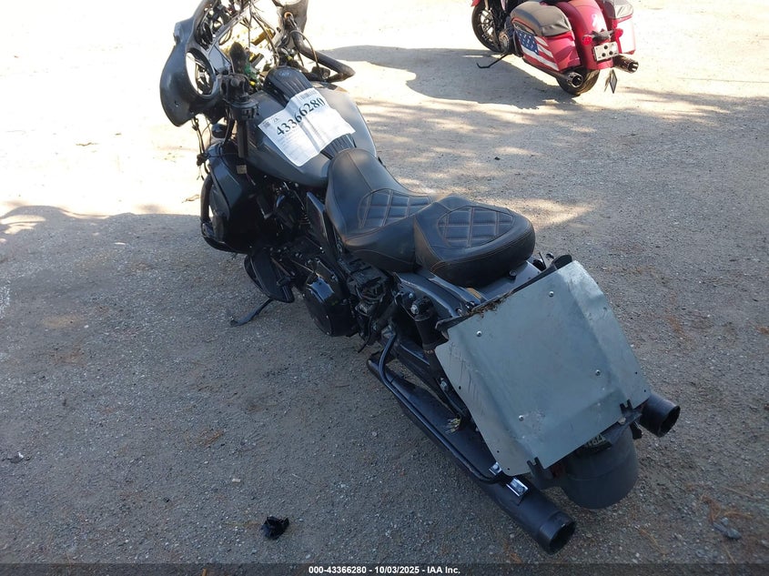 1HD1PXL11JB958453 2018 HARLEY-DAVIDSON STREET GLIDE photo no. 3