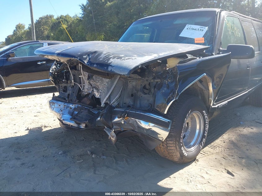 1992 GMC Suburban C1500 VIN: 1GKEC16K5NJ722470 Lot: 43366339