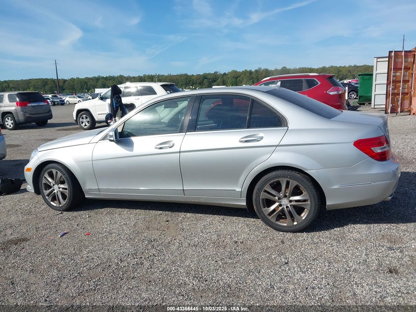 2012 Mercedes-Benz C 300 Luxury 4Matic/Sport 4Matic VIN: WDDGF8BB9CR192308 Lot: 43366445