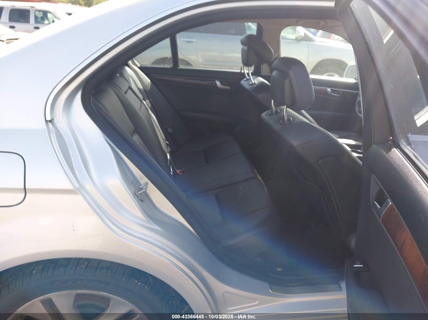 2012 Mercedes-Benz C 300 Luxury 4Matic/Sport 4Matic VIN: WDDGF8BB9CR192308 Lot: 43366445