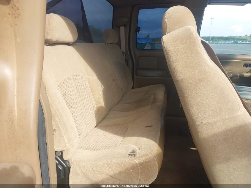 2000 Chevrolet Silverado 1500 Ls VIN: 2GCEC19T1Y1279622 Lot: 43366617