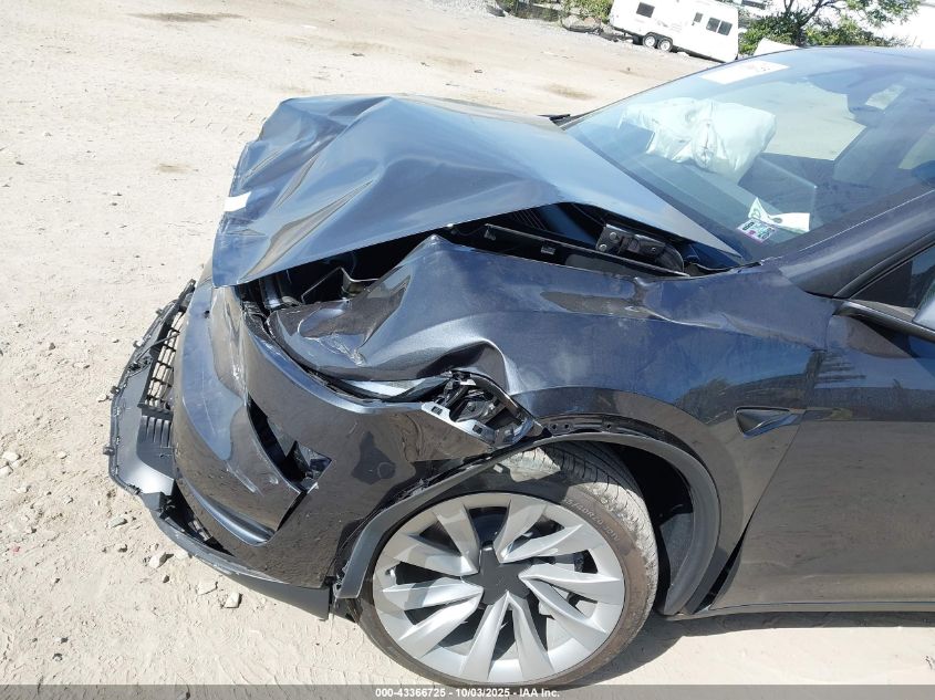 2026 Tesla Model Y Long Range Dual Motor All-Wheel Drive/Long Range Launch Series VIN: 7SAYGDEE4TF332834 Lot: 43366725