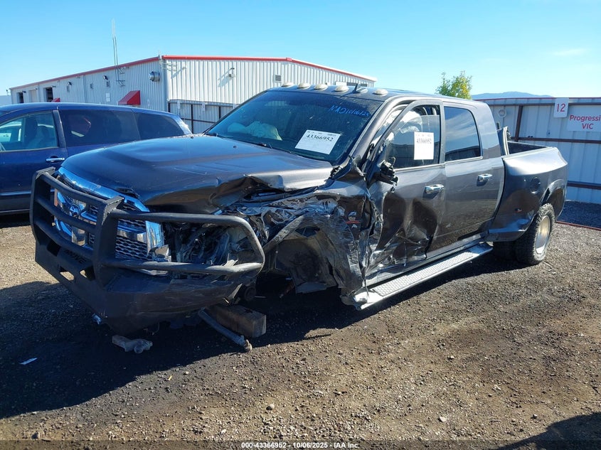 3C63RRML2HG584847 2017 RAM 3500 photo no. 2