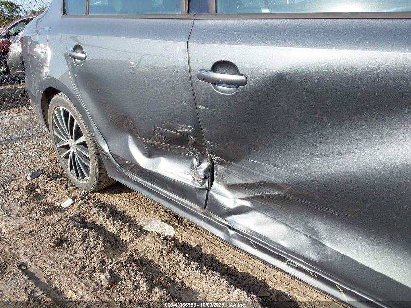 2016 Volkswagen Jetta 1.8T Sport VIN: 3VWD17AJ1GM227281 Lot: 43366958