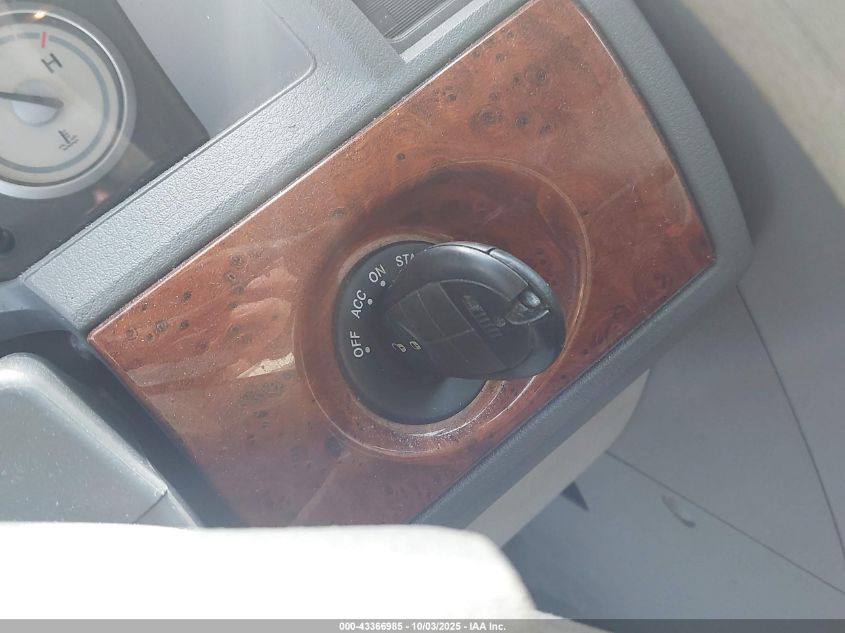 2008 Chrysler Town & Country Lx VIN: 2A8HR44H98R637799 Lot: 43366985