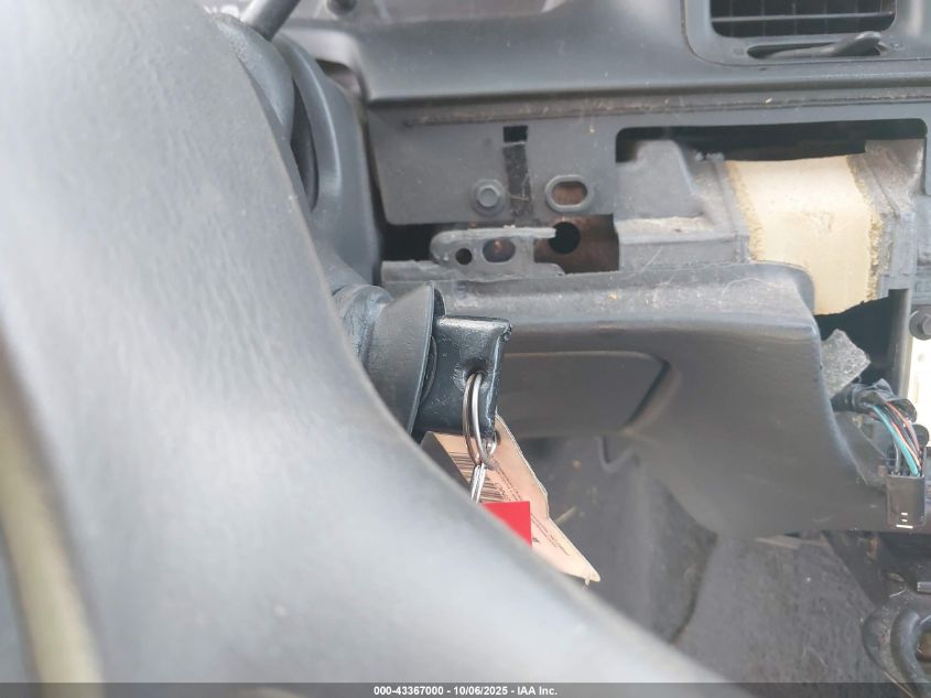 2004 Ford Crown Victoria Standard VIN: 2FAFP73W64X180984 Lot: 43367000