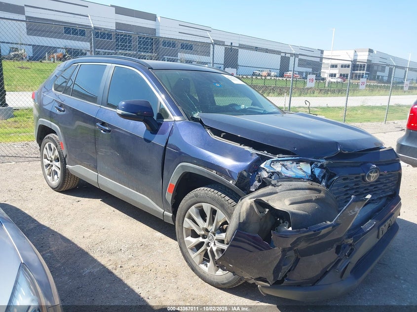 TOYOTA RAV4 XLE PREMIUM