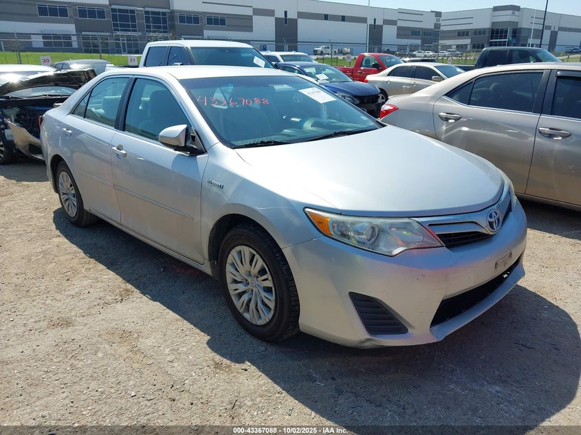 TOYOTA CAMRY HYBRID LE