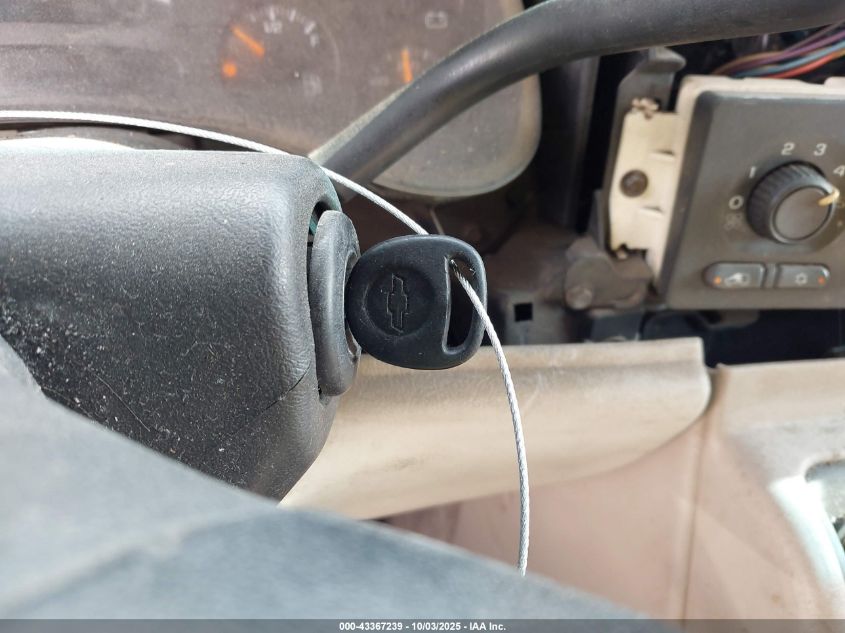 2004 Chevrolet Suburban C1500 VIN: 1GNEC16Z24J270962 Lot: 43367239