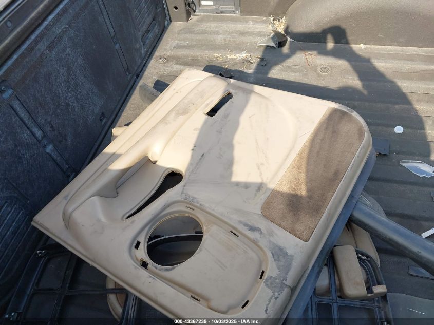 2004 Chevrolet Suburban C1500 VIN: 1GNEC16Z24J270962 Lot: 43367239