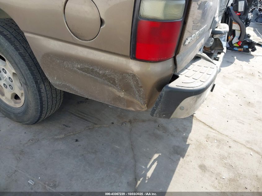 2004 Chevrolet Suburban C1500 VIN: 1GNEC16Z24J270962 Lot: 43367239