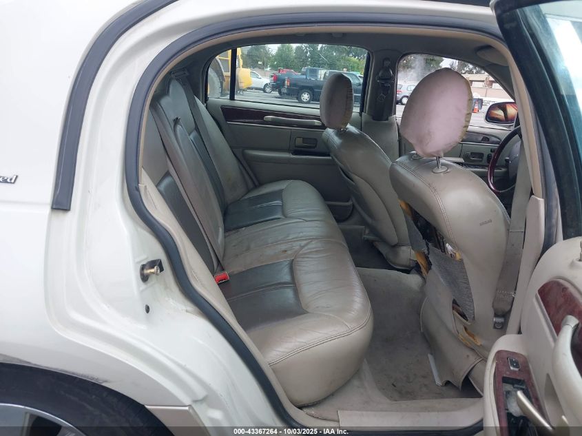 2005 Lincoln Town Car Signature Limited VIN: 1LNHM82W65Y626521 Lot: 43367264