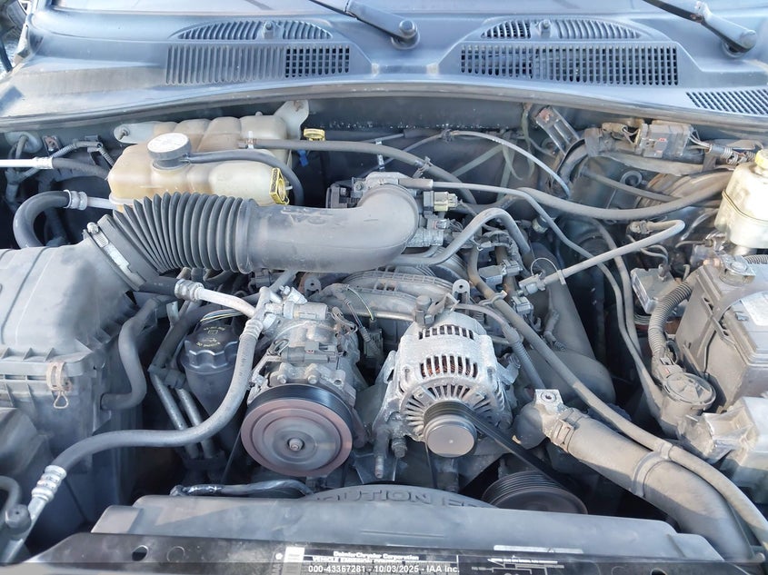 2005 Jeep Liberty Sport VIN: 1J4GL48K25W520492 Lot: 43367281