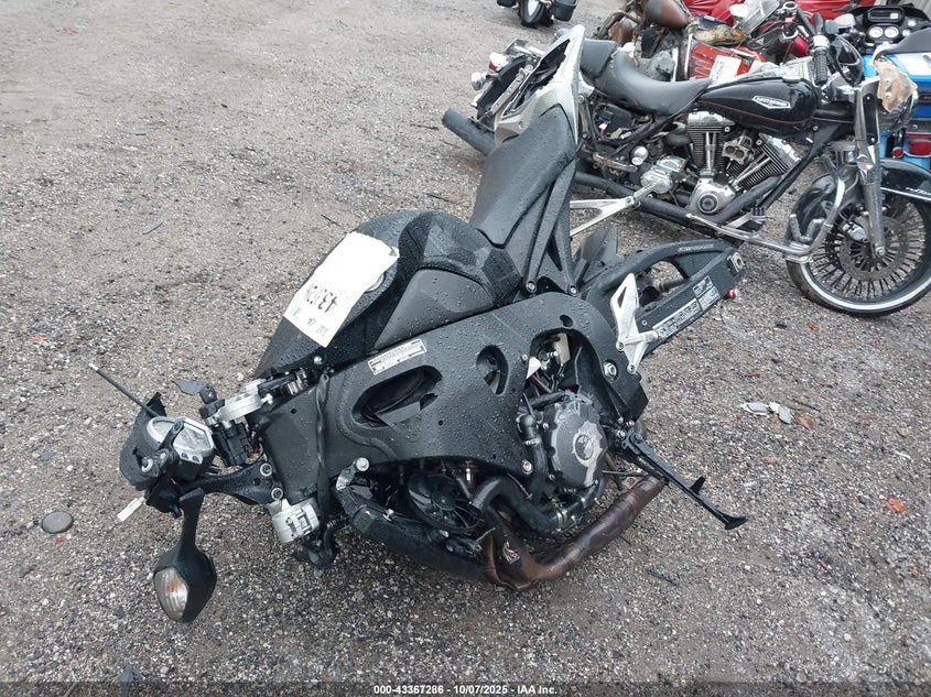JH2SC59018M008880 2008 HONDA CBR photo no. 2
