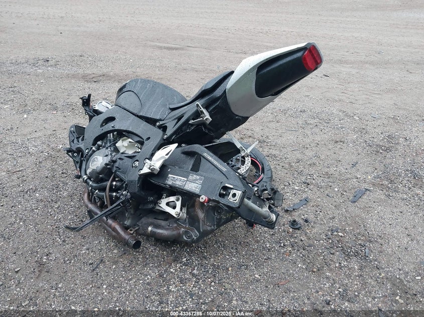 JH2SC59018M008880 2008 HONDA CBR photo no. 3