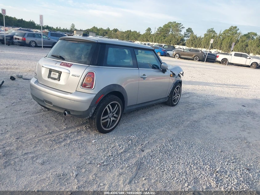 WMWMF33588TT59838 2008 MINI COOPER photo no. 4