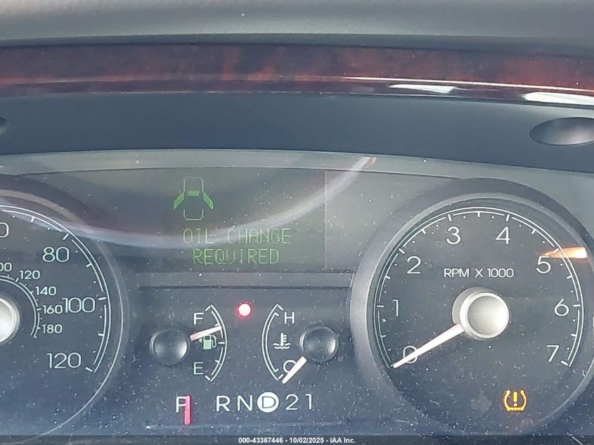 2009 Lincoln Town Car Signature Limited VIN: 2LNHM82V09X633512 Lot: 43367446