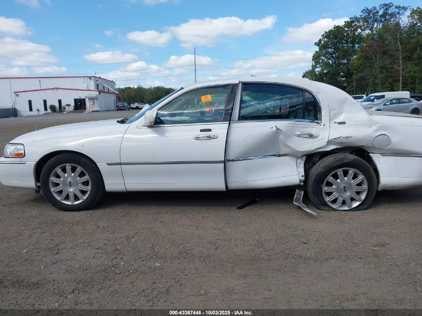 2009 Lincoln Town Car Signature Limited VIN: 2LNHM82V09X633512 Lot: 43367446