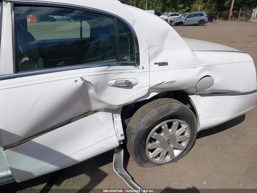 2009 Lincoln Town Car Signature Limited VIN: 2LNHM82V09X633512 Lot: 43367446