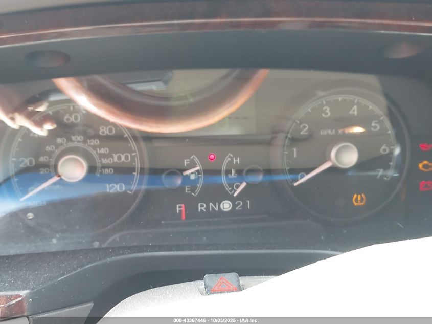 2009 Lincoln Town Car Signature Limited VIN: 2LNHM82V09X633512 Lot: 43367446