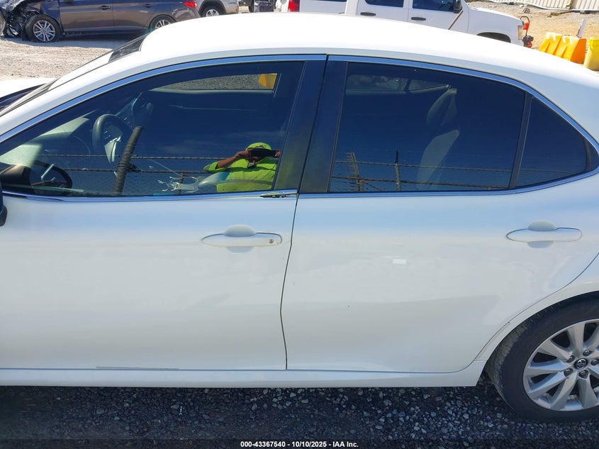 2018 Toyota Camry Le VIN: JTNB11HK0J3070692 Lot: 43367540