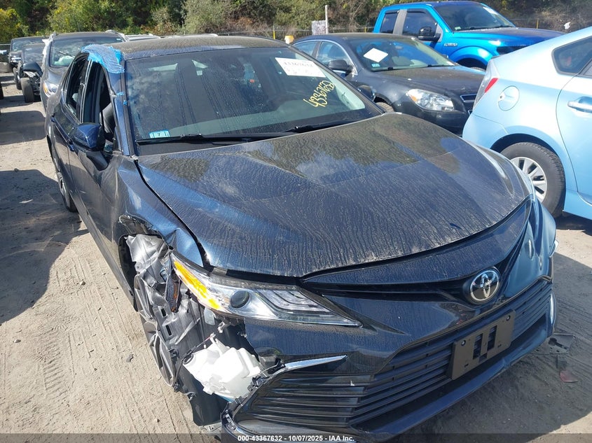 TOYOTA CAMRY XLE AWD