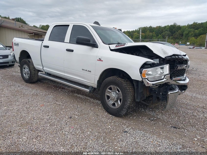 RAM 2500 TRADESMAN 4X4 6 4 BOX