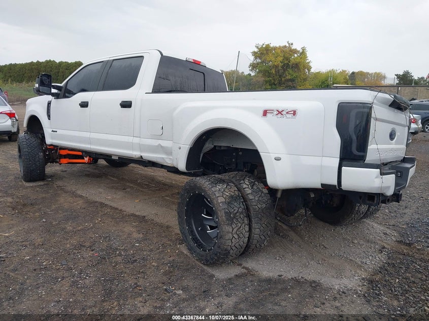 1FT8W3D68KEF10622 2019 FORD F350 photo no. 3