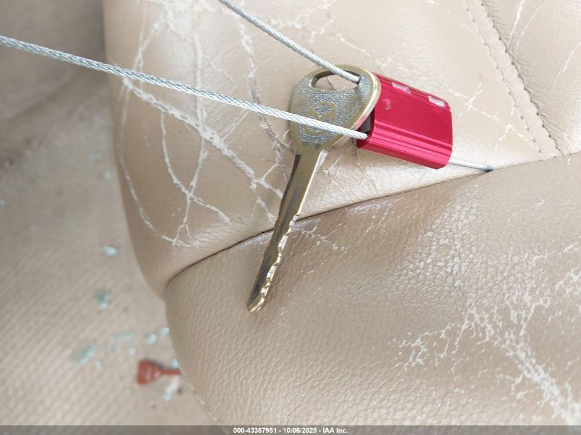 1999 Mazda Mx-5 Miata Leather Pkg/Popular Equipment Pkg/Sports Pkg/Touring Pkg VIN: JM1NB3530X0126910 Lot: 43367951